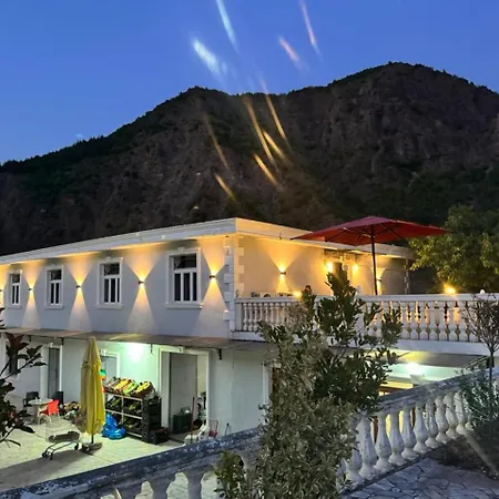 Bar-restorant Fresku Hotel Fushe-Arrez