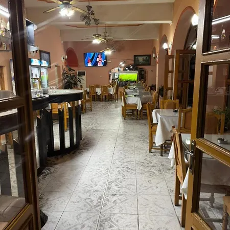 Hotel Bar-restorant Fresku 3*