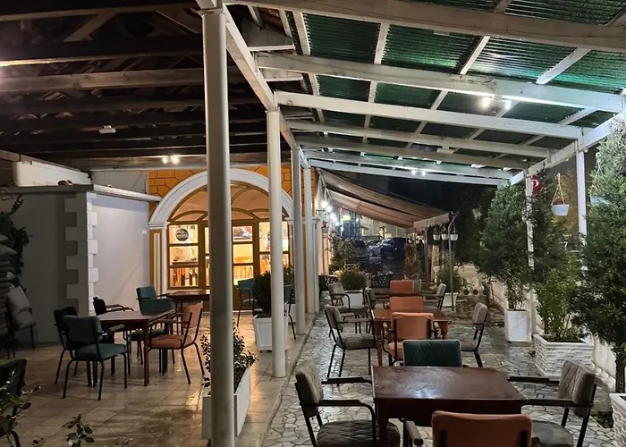 Bar-restorant Fresku Ξενοδοχείο 3*