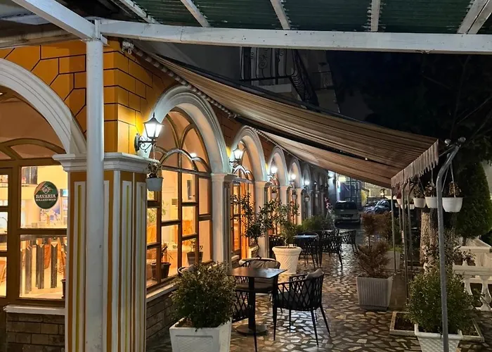 Bar-restorant Fresku Ξενοδοχείο 3*